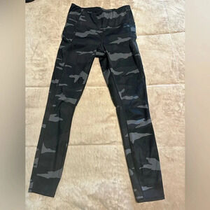 Athleta Leggings Size XS Cam0 Black Gray Active Athleisure Activewear Yoga
